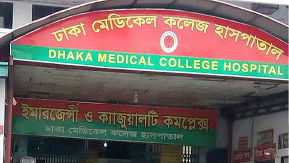 তেজগাঁওয়ে সিএনজিতে কাভার্ডভ্যানের ধাক্কা, চালক নিহত