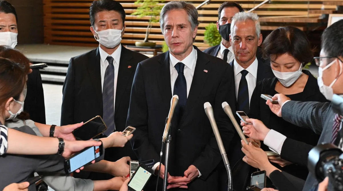 শিডিউল পরিবর্তন করে টোকিওতে মার্কিন পররাষ্ট্রমন্ত্রী, আবেকে নিয়ে দিলেন আবেগঘন বার্তা