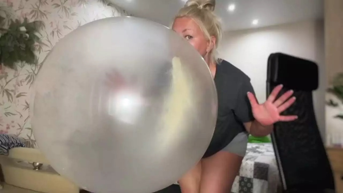 চুইংগামের বাবল ফুলিয়ে মাসে আয় ৭০ হাজার টাকা!