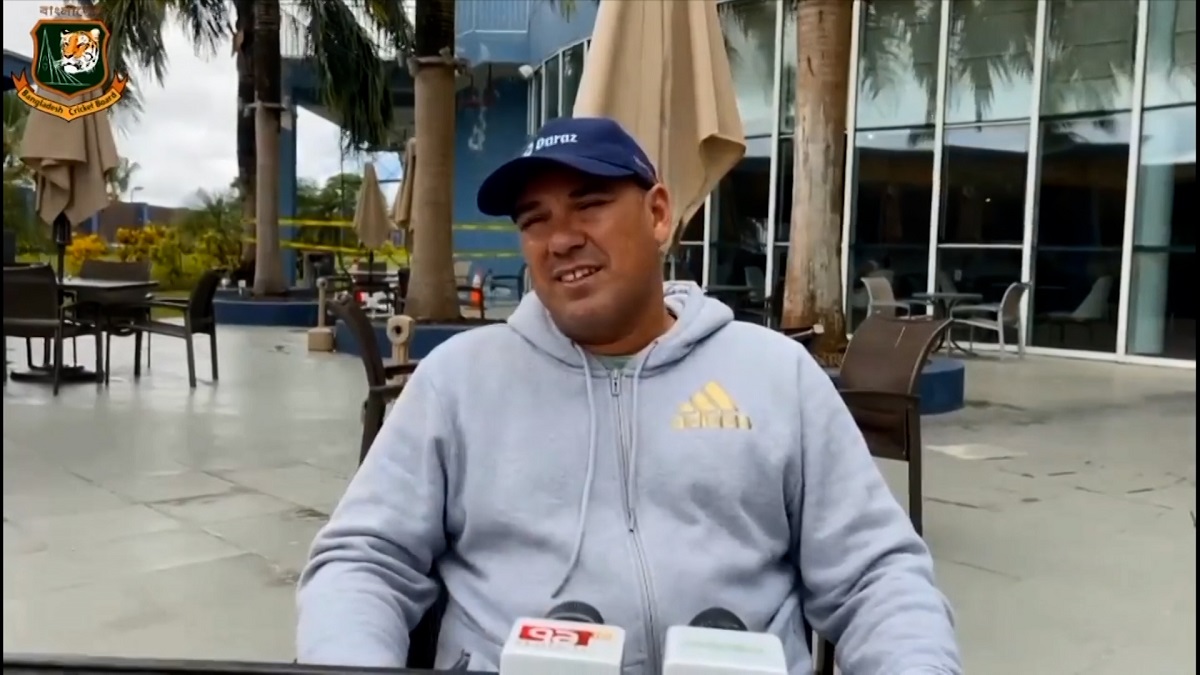 একাদশে পরিবর্তন নয়, দলে ভারসাম্য চান ডোমিঙ্গো