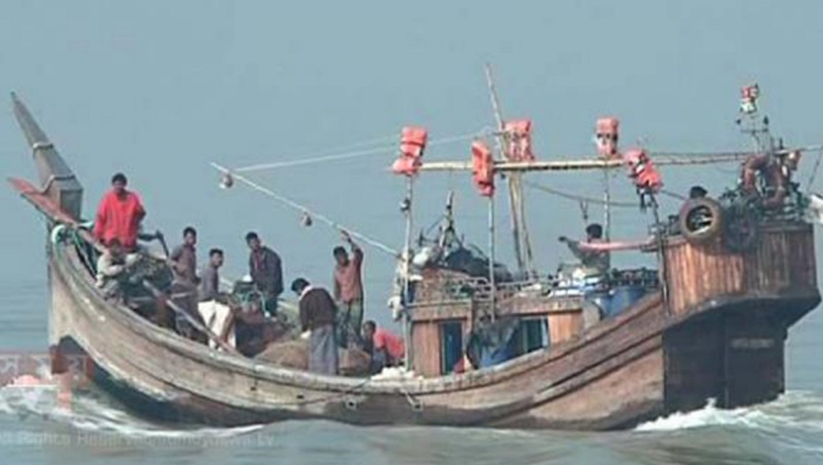 মধ্যরাতে শেষ হয়েছে সমুদ্রে মাছ শিকারের ৬৫ দিনের নিষেধাজ্ঞা