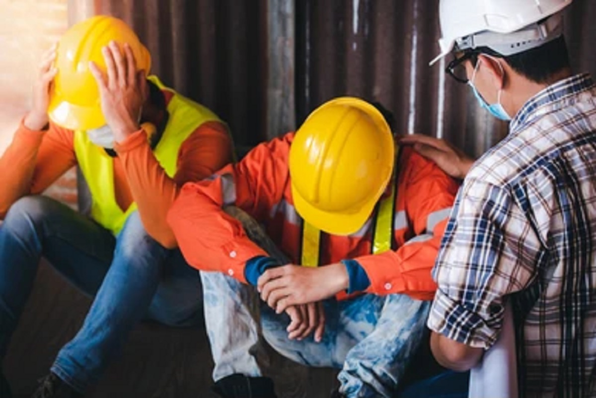 যুক্তরাজ্যে গিয়ে বিদেশি শিক্ষার্থীরা পরিণত হচ্ছে ‘সস্তা শ্রমিকে’