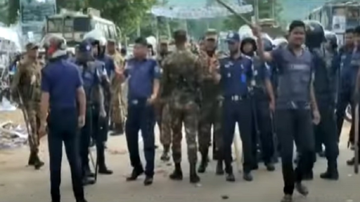 খাগড়াছড়িতে পরিবহন শ্রমিকদের দু’পক্ষের সংঘর্ষ, আহত অন্তত ২০