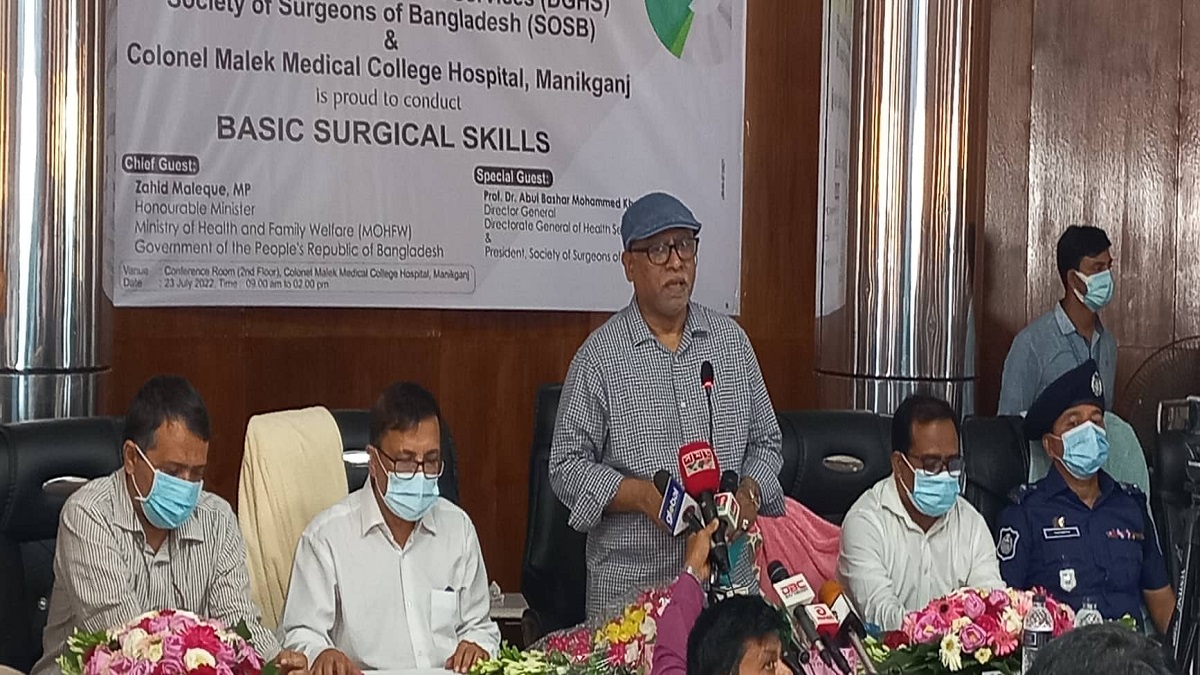 ফ্রি ভ্যাকসিনের দোকান খুলে বসে আছি, ক্রেতা নেই: স্বাস্থ্যমন্ত্রী