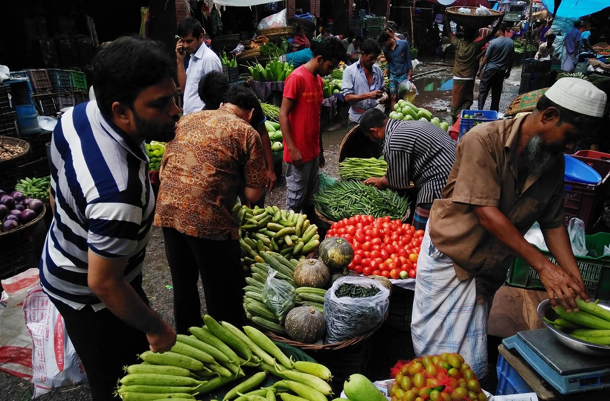 ঈদের আগে ফের অস্থির বাজার