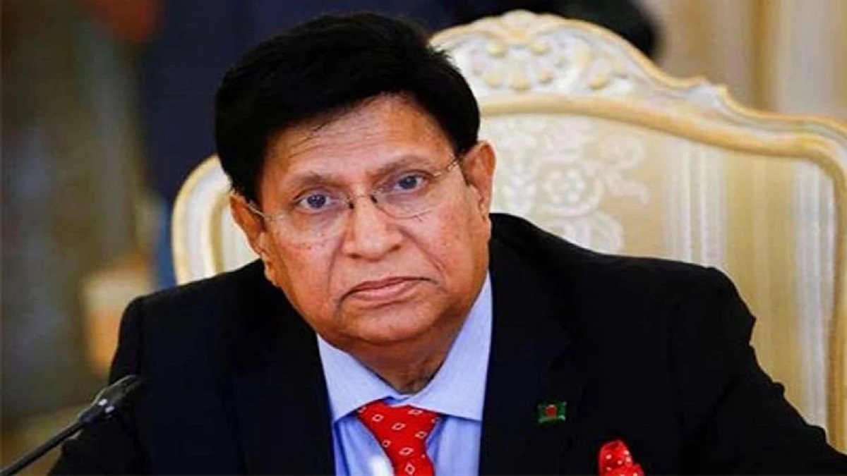 শাহজালাল বিমানবন্দরে যাত্রীদের দুর্ভোগ লাঘবে কার্যকর ব্যবস্থা নিতে পররাষ্ট্রমন্ত্রীর আহবান