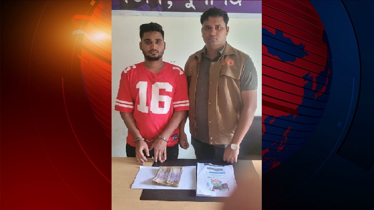 শতাধিক নারীর আপত্তিকর ভিডিও ধারণ করে ব্ল্যাকমেল, ডিবির হাতে গ্রেফতার যুবক