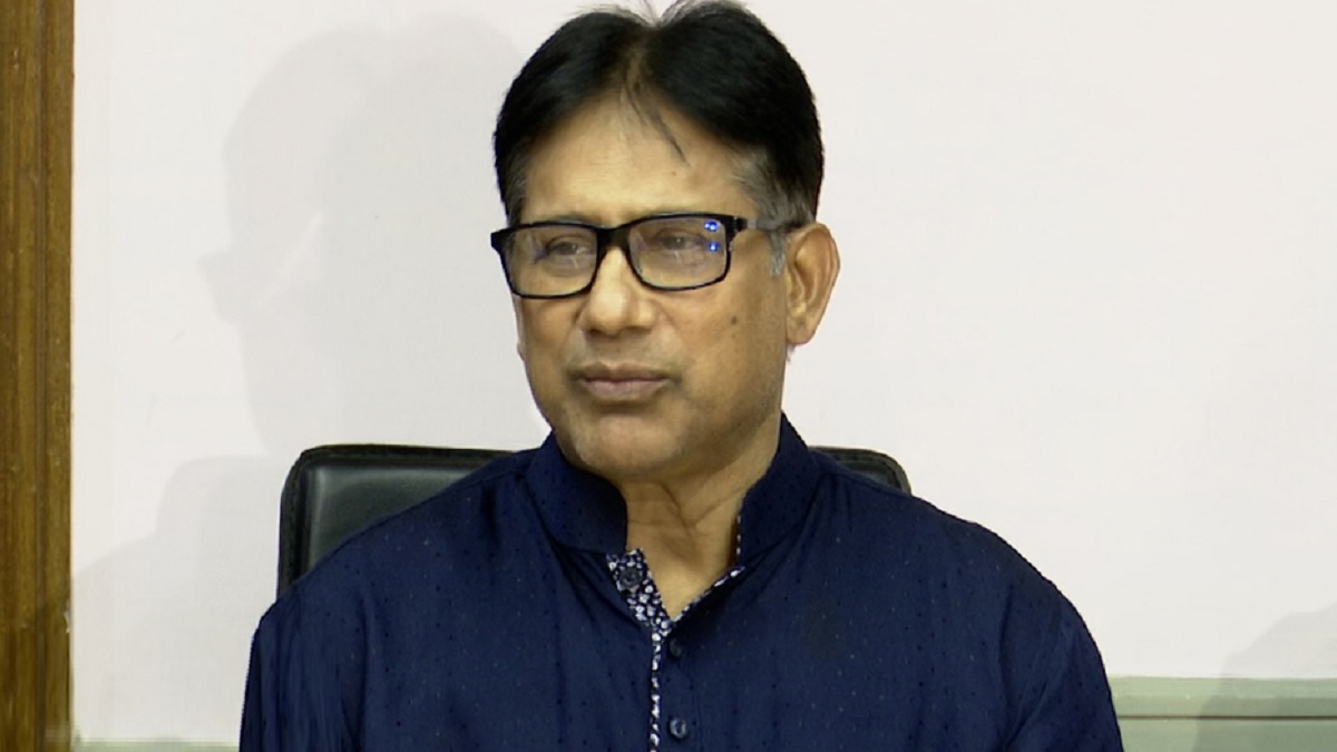 ‘মিডিয়া আমাকে বিকলাঙ্গ সন্তানের পিতায় পরিণত করেছে’, ক্ষোভ ঝাড়লেন সালাম মুর্শেদী