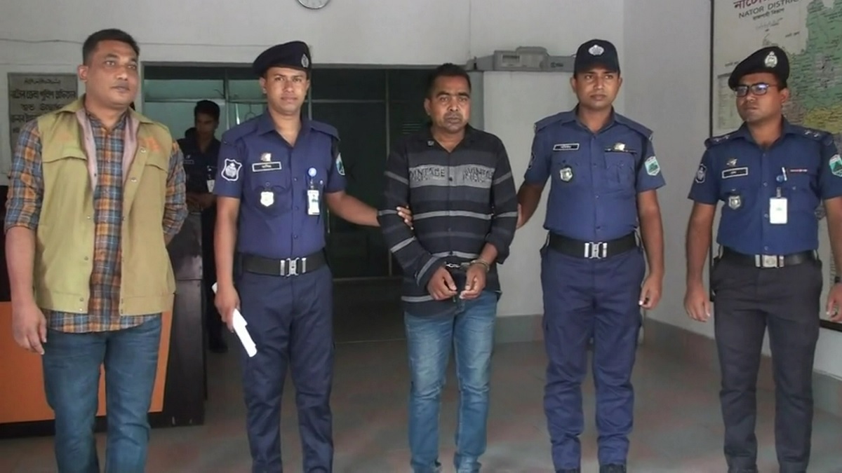 অভিনব পদ্ধতিতে ছিনতাই করা চক্রের ৫ সদস্য গ্রেফতার