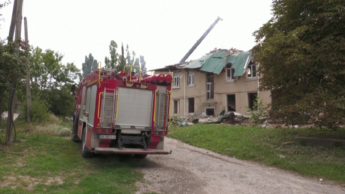 রুশ মিসাইলের আঘাতে বিধ্বস্ত ইউক্রেনের শুহুভ শহর