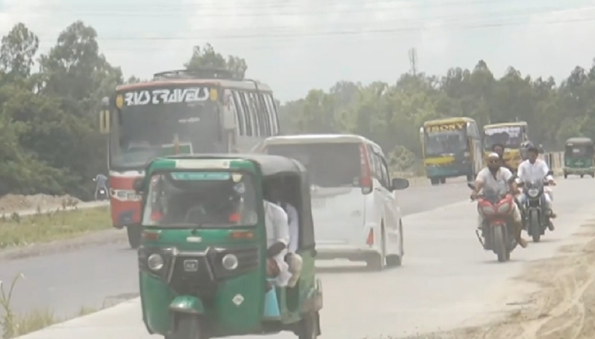 সিরাজগঞ্জ মহাসড়কে থ্রি হুইলার ও মোটরসাইকেলের দৌরাত্ম্যে বাড়ছে দুর্ঘটনা