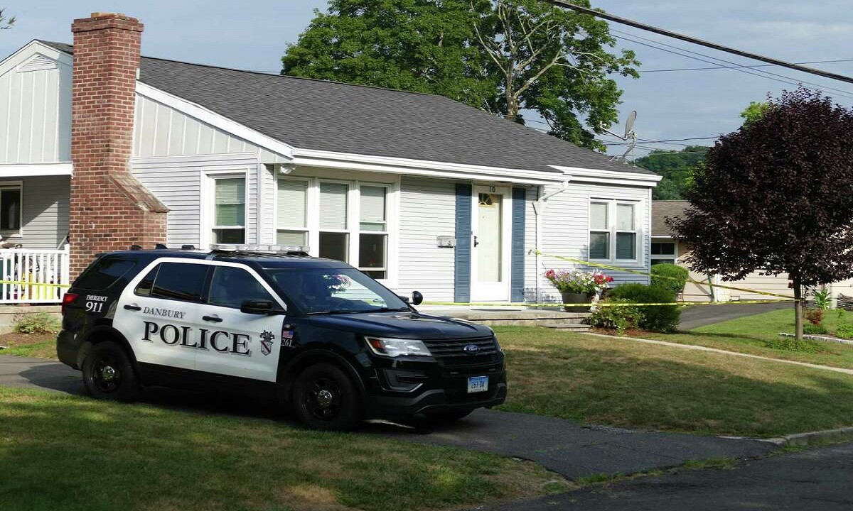 তিন সন্তানকে হত্যার পর মায়ের আত্মহত্যা