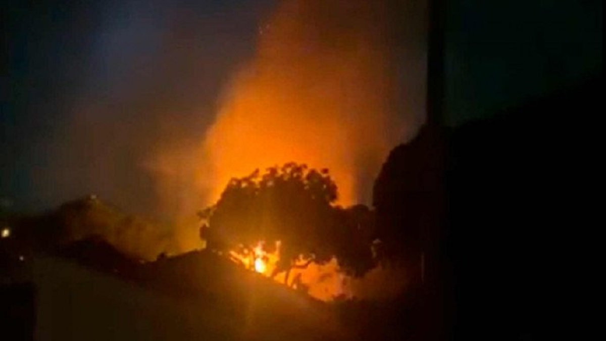 শ্রীলঙ্কার প্রধানমন্ত্রী বিক্রমাসিংহের বাসভবনে আগুন দিলো বিক্ষোভকারীরা