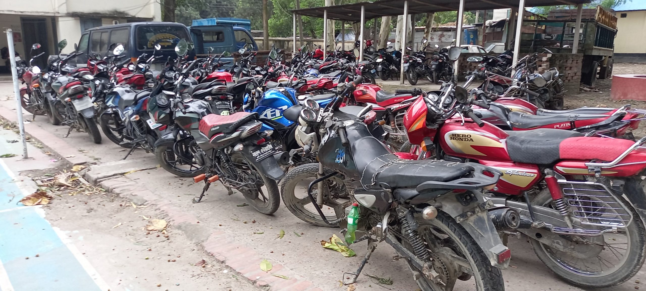 সিরাজগঞ্জে ৩৫টি চোরাই মোটরসাইকেল উদ্ধার