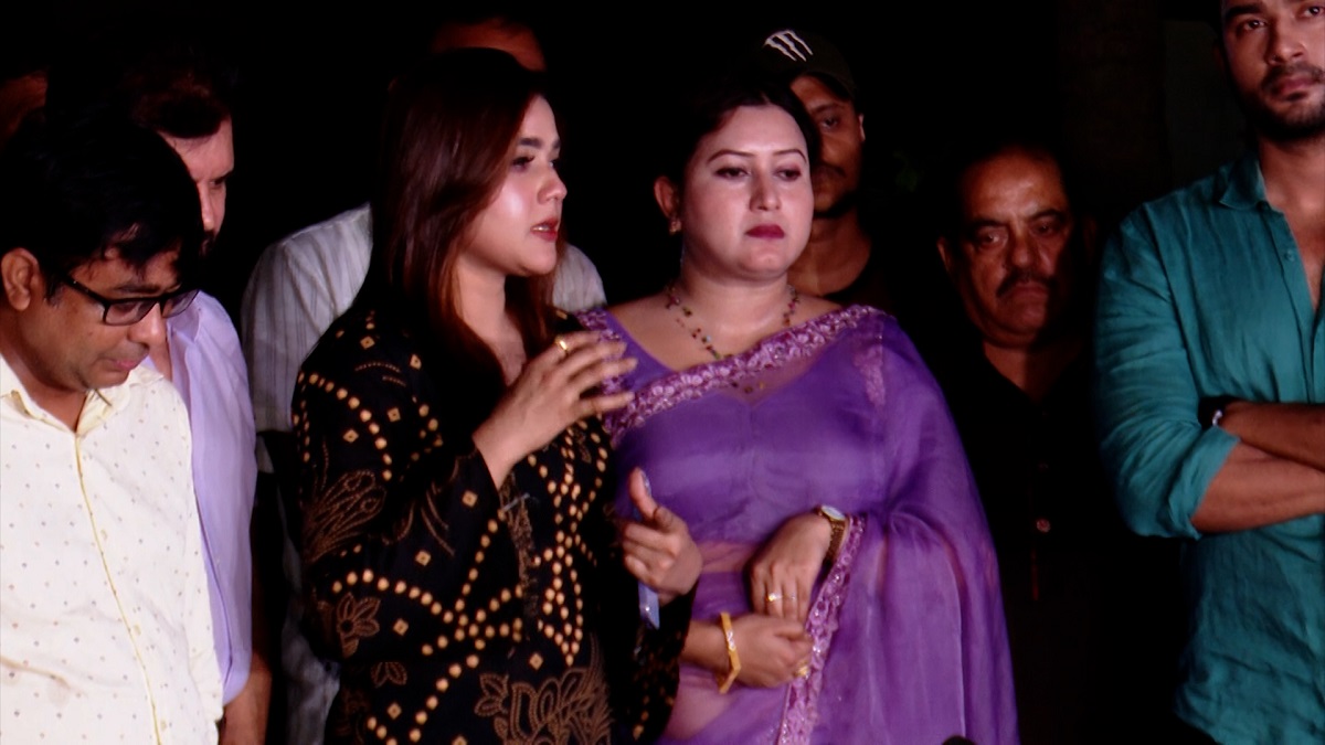 যেভাবে অবসান হলো ‘আশীর্বাদ’ এর কলাকুশলীদের দ্বন্দ্ব