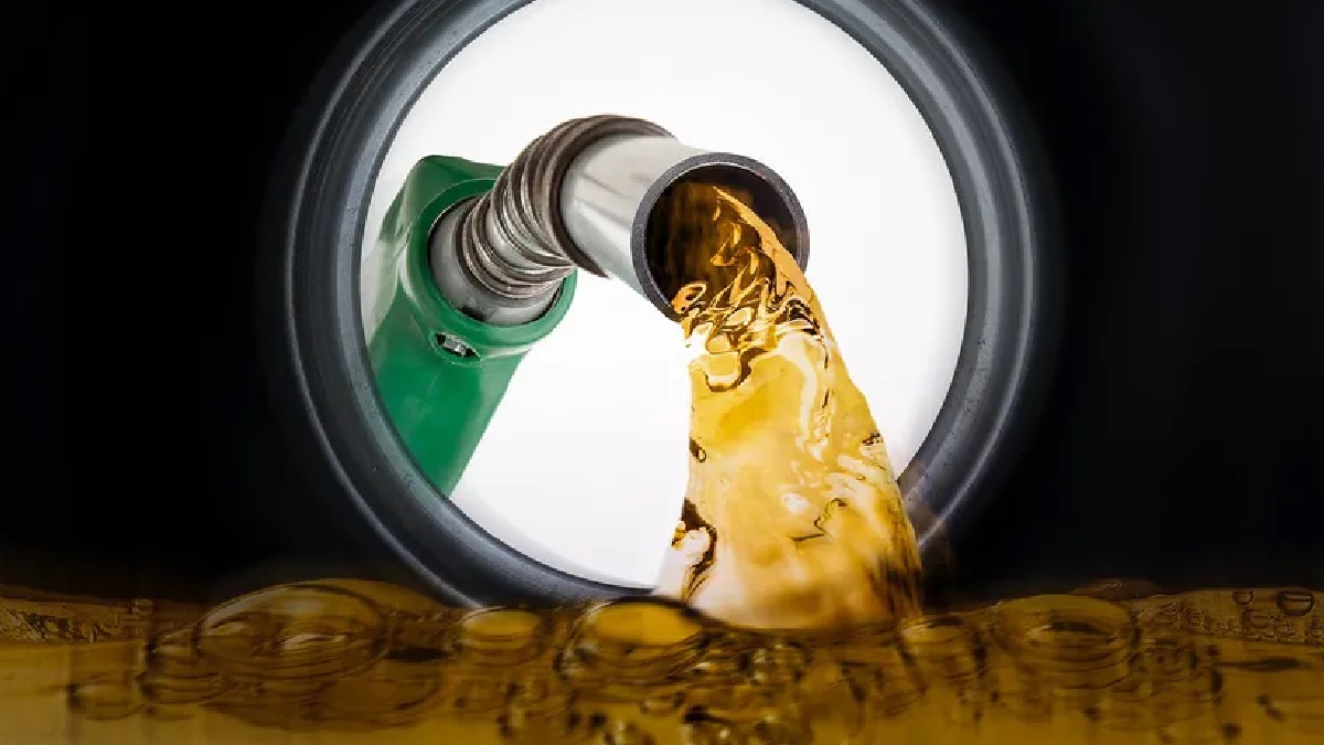 বিশ্ববাজারে কমেছে জ্বালানি তেলের দাম