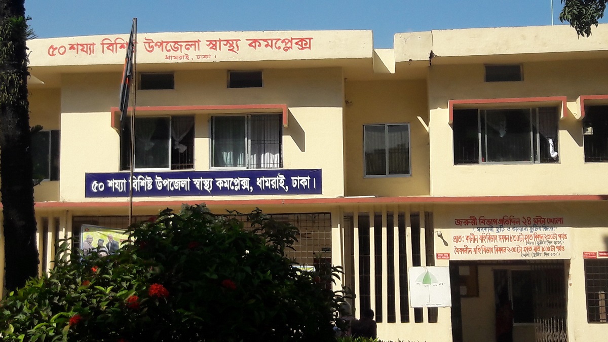 আশুলিয়ার রাস্তার পাশে পড়ে ছিল পোশাক শ্রমিকের রক্তাক্ত লাশ