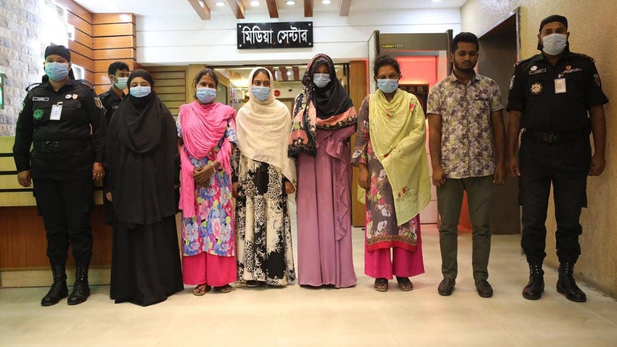 ভুল চিকিৎসায় প্রসূতির মৃত্যুর ঘটনায় আটক ৬