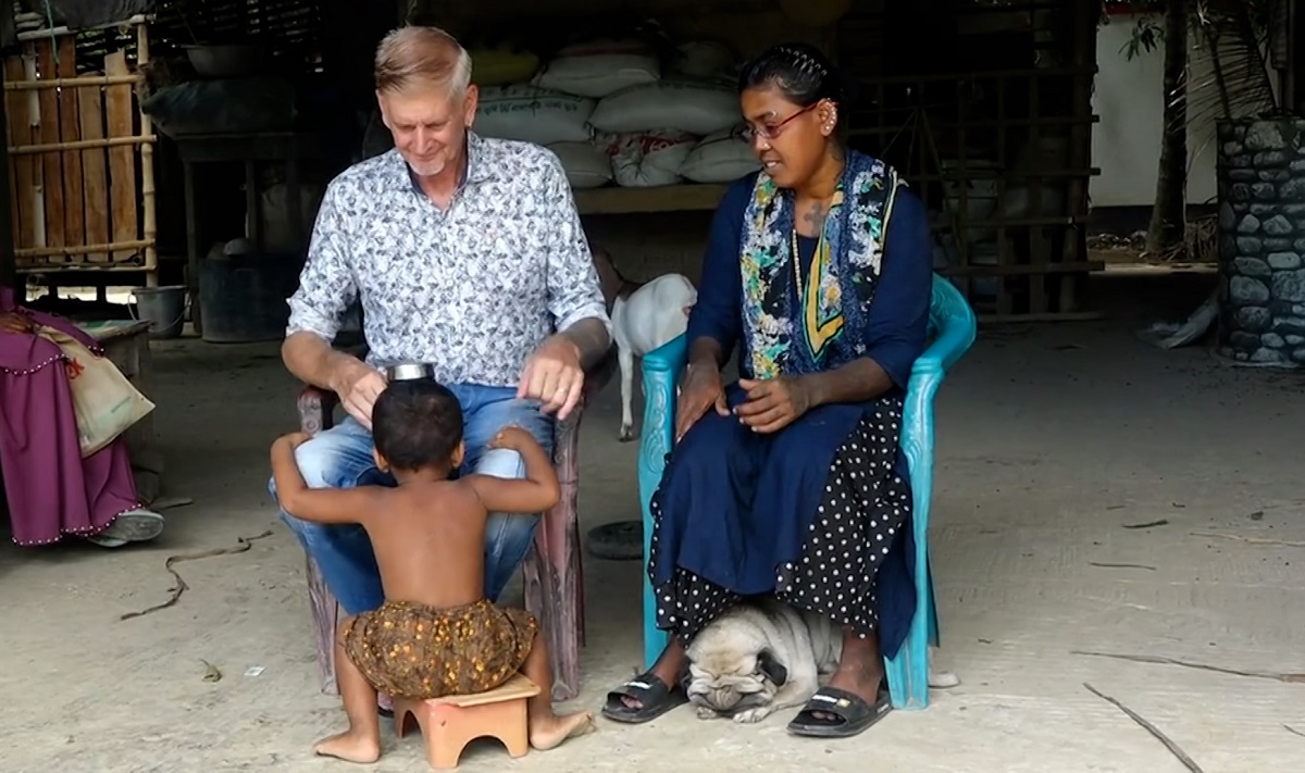 ভালোবাসার টানে বাংলাদেশে আসা হোগল ও একটি হাসপাতাল