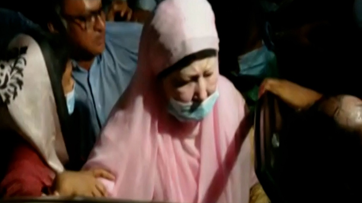 স্বাস্থ্য পরীক্ষা শেষে বাসায় ফিরেছেন খালেদা জিয়া