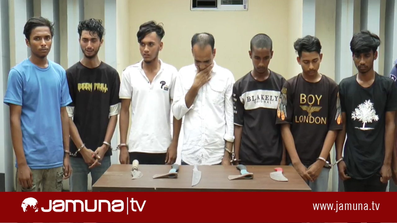 প্রতিবেশীকে হত্যার জন্য অস্ত্র নিয়ে ঘুরছিল কিশোর গ্যাং, পুলিশি অভিযানে গ্রেফতার ৭