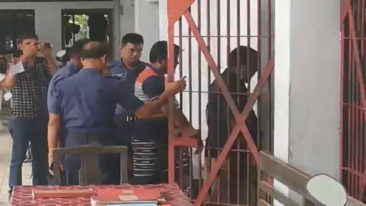 মেহেরপুরে চা দোকানিকে কুপিয়ে হত্যা, তিনজনের যাবজ্জীবন