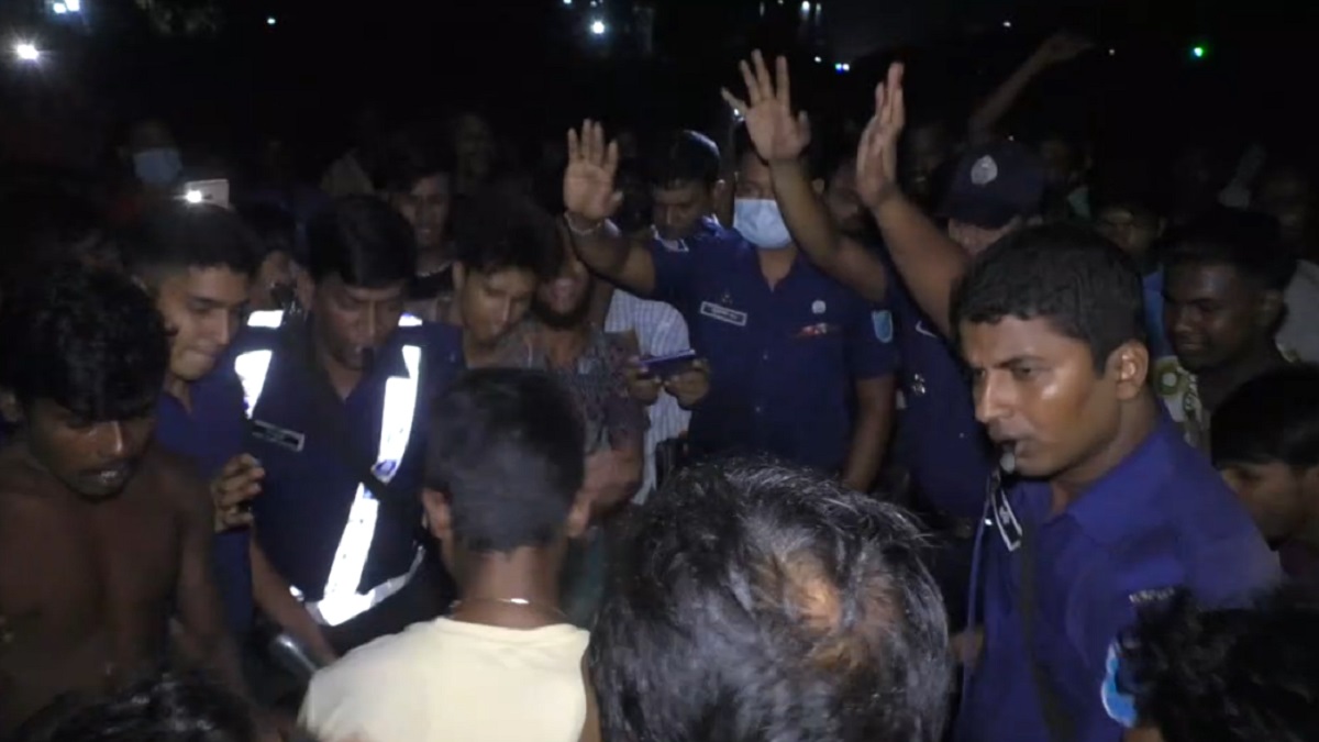 ডাকাতের উৎপাতে অতিষ্ঠ মানুষ, আশুলিয়ায় মহাসড়ক আটকে বিক্ষোভ