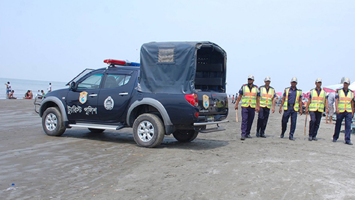 কক্সবাজারের হোটেলে টর্চার সেল, পর্যটকসহ ৪ বন্দি উদ্ধার