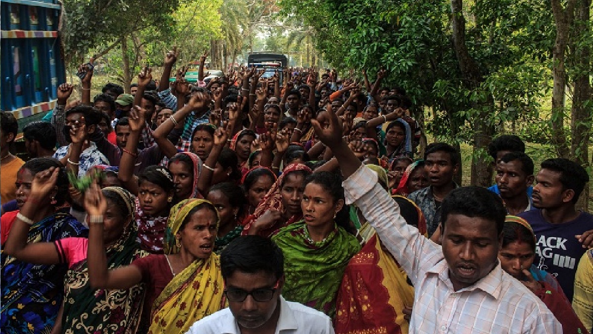 ১৯ দিনে গড়ালো চা শ্রমিকদের আন্দোলন, প্রধানমন্ত্রীর সাথে বৈঠক আজ