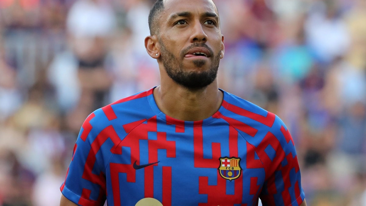 নিজ বাসায় সশস্ত্র ডাকাতদের মারধোরের শিকার অবামেয়াং