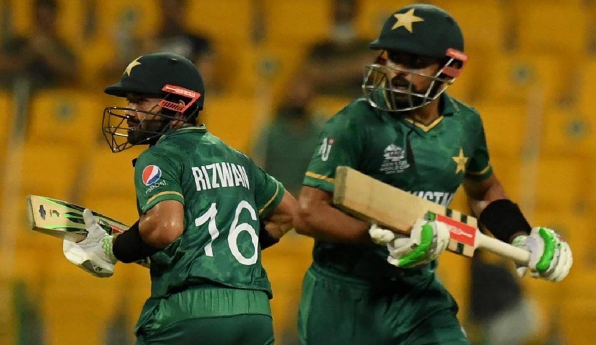 ‘বাবর-রিজওয়ানের একসাথে ওপেন করা উচিত না’