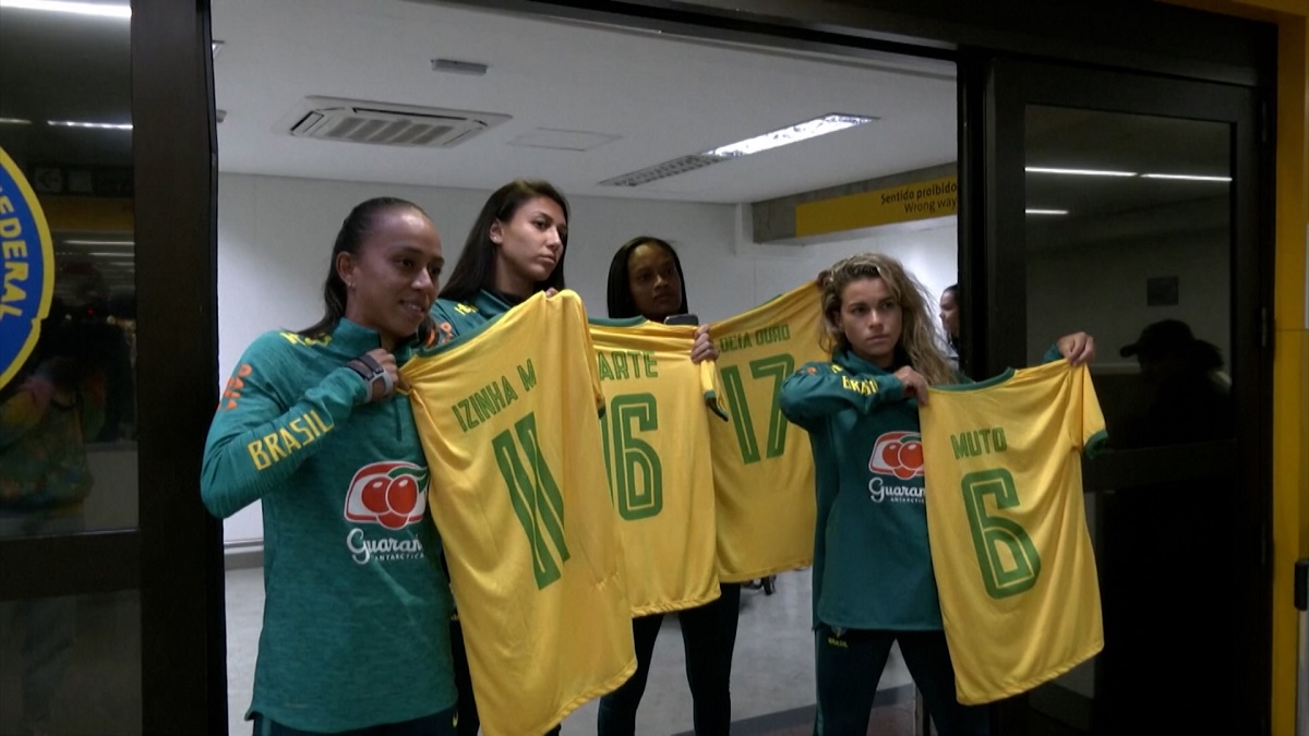 কোপার অষ্টম শিরোপা জিতে দেশে ফিরলো ব্রাজিল নারী ফুটবল দল