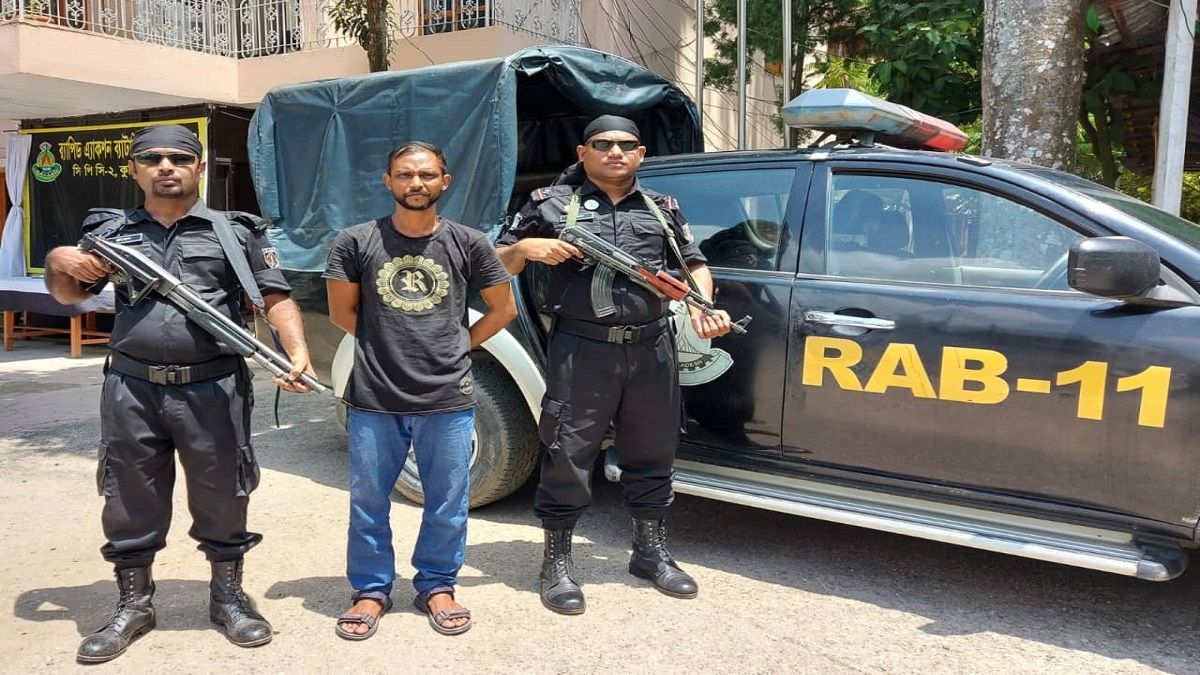 ১৫ বছর পালিয়ে থেকেও রক্ষা হলো না ট্রিপল হত্যা মামলার আসামির