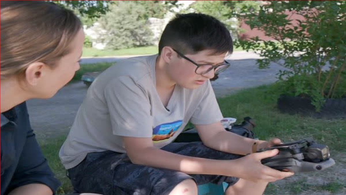 ইউক্রেন যুদ্ধের নায়ক ‘ড্রোন বয়’