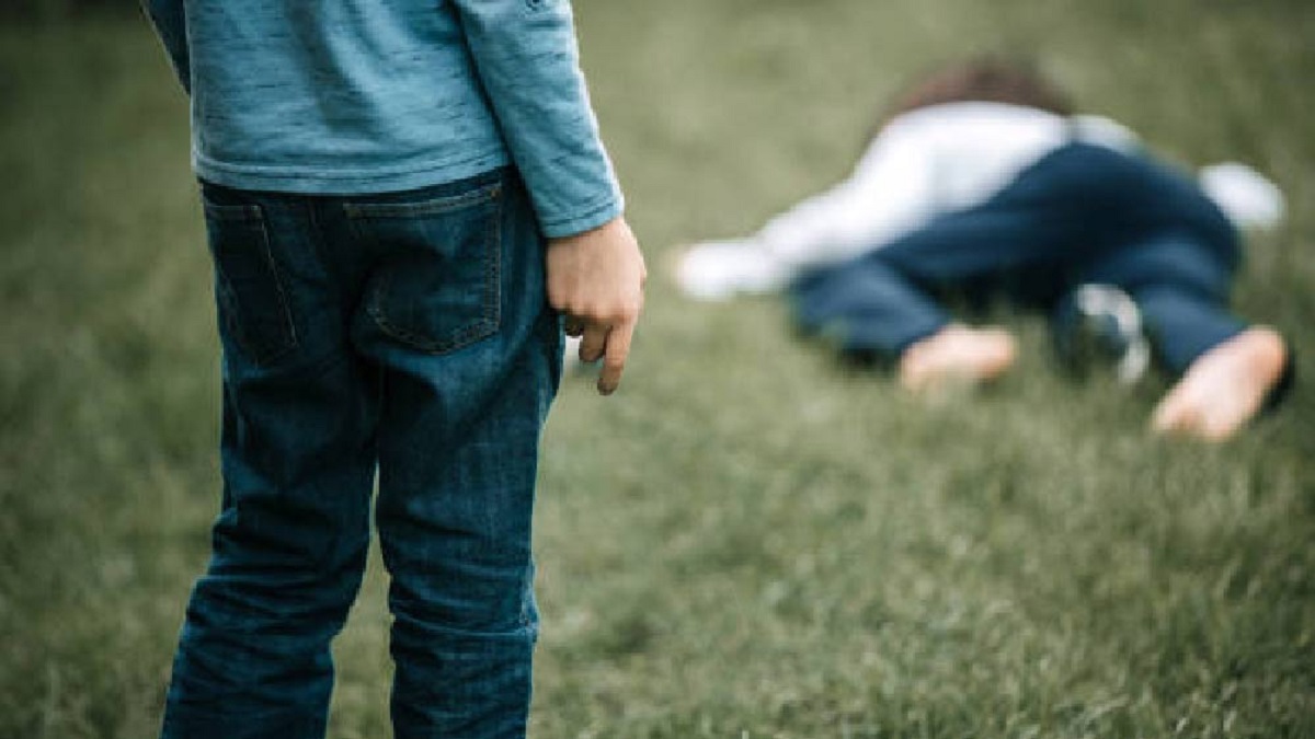 জেলে গেলে পড়াশোনা লাগে না শুনে বন্ধুকে হত্যা করে থানায় হাজির কিশোর