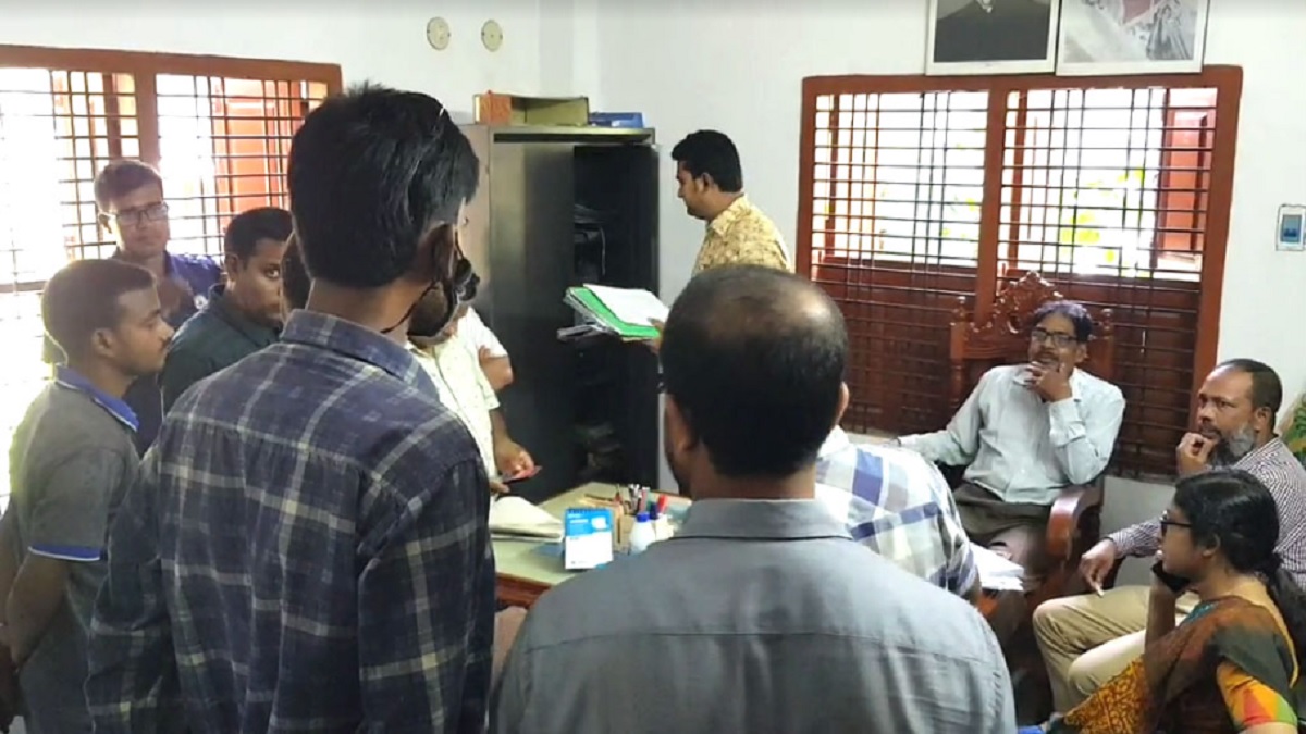 ঝিনাইদহে ভুয়া মেডিকেল সার্টিফিকেট বিক্রির দায়ে ৫০ হাজার টাকা জরিমানা