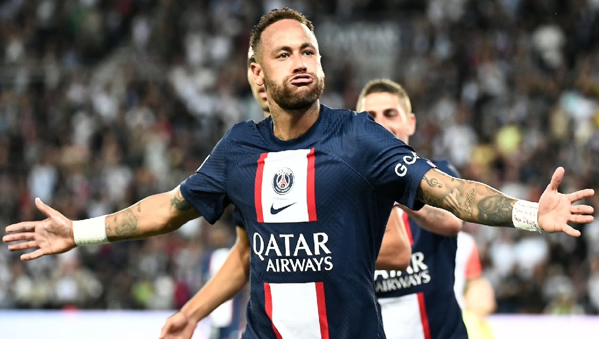 একচ্ছত্র আধিপত্যের রাতে নেইমারের জোড়া গোলে পিএসজির বড় জয়