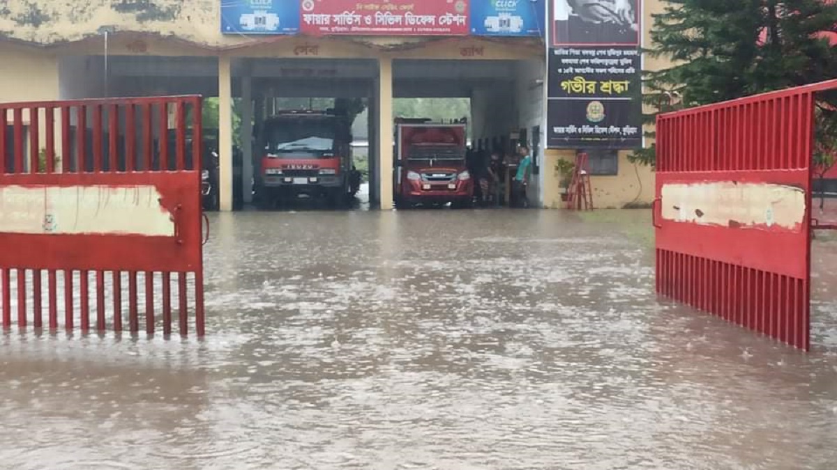 বৃষ্টিতে নাকাল কুড়িগ্রাম পৌরবাসী, কর্তৃপক্ষের ভূমিকায় হতাশ