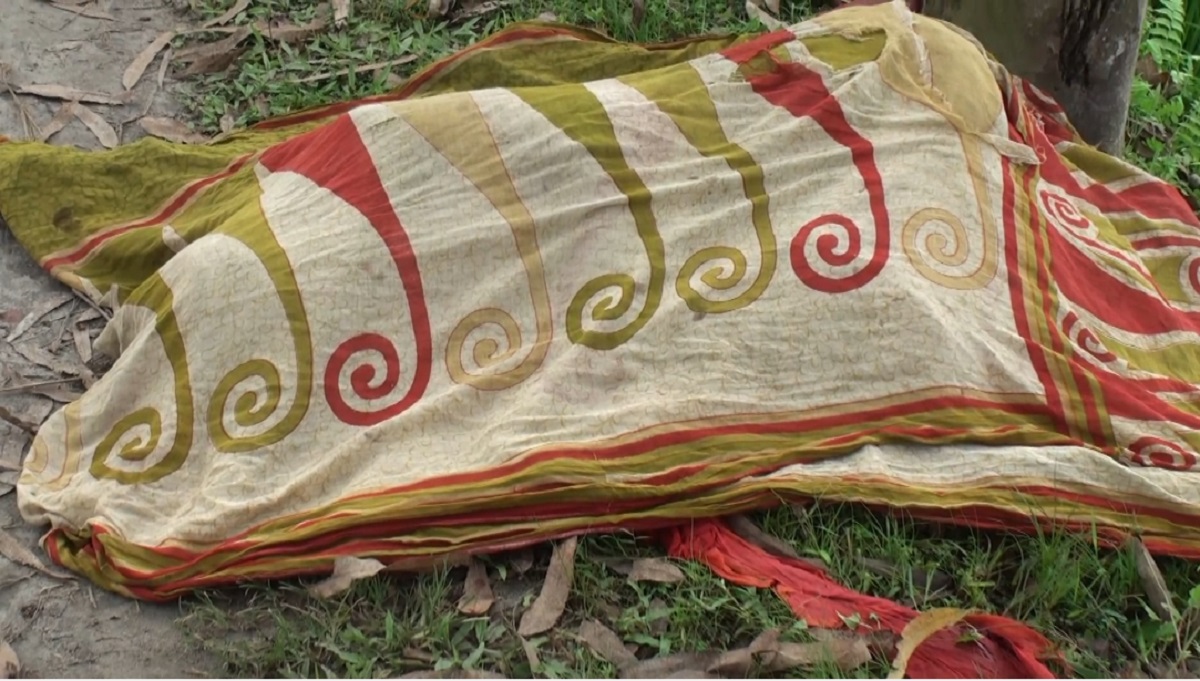 নীলফামারীতে স্ত্রী, কন্যা ও শাশুড়িকে কুপিয়ে স্বামীর আত্মহত্যার চেষ্টা; ঘটনাস্থলে নিহত ২