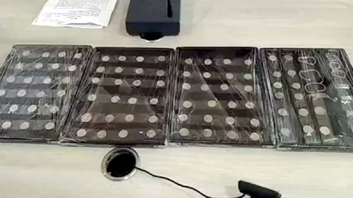 বাড়ির ধ্বংসস্তূপ থেকে উদ্ধার দেড় কোটির স্বর্ণমুদ্রা, মালিককে না জানিয়েই লোপাট শ্রমিকদের