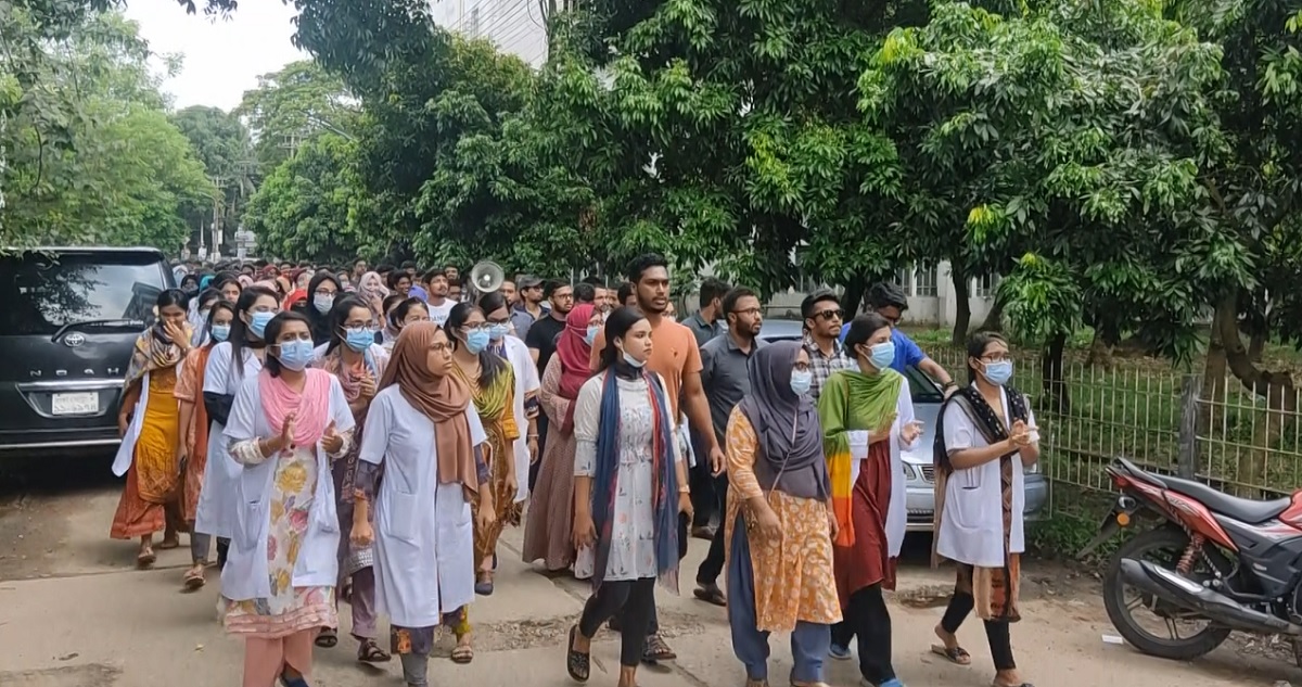 ফের আন্দোলনে ওসমানী মেডিকেলের ইন্টার্ন চিকিৎসকরা