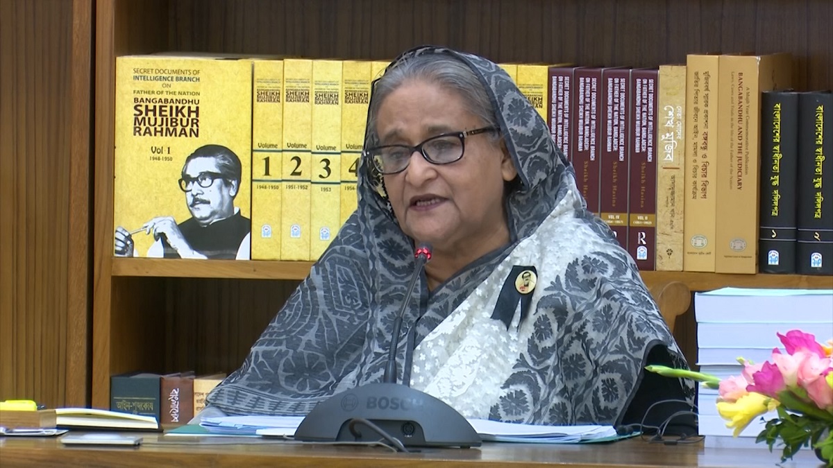 রাশিয়া থেকে জ্বালানি তেল কিনতে চায় বাংলাদেশ, সম্ভাব্যতা যাচাইয়ে প্রধানমন্ত্রীর অনুশাসন