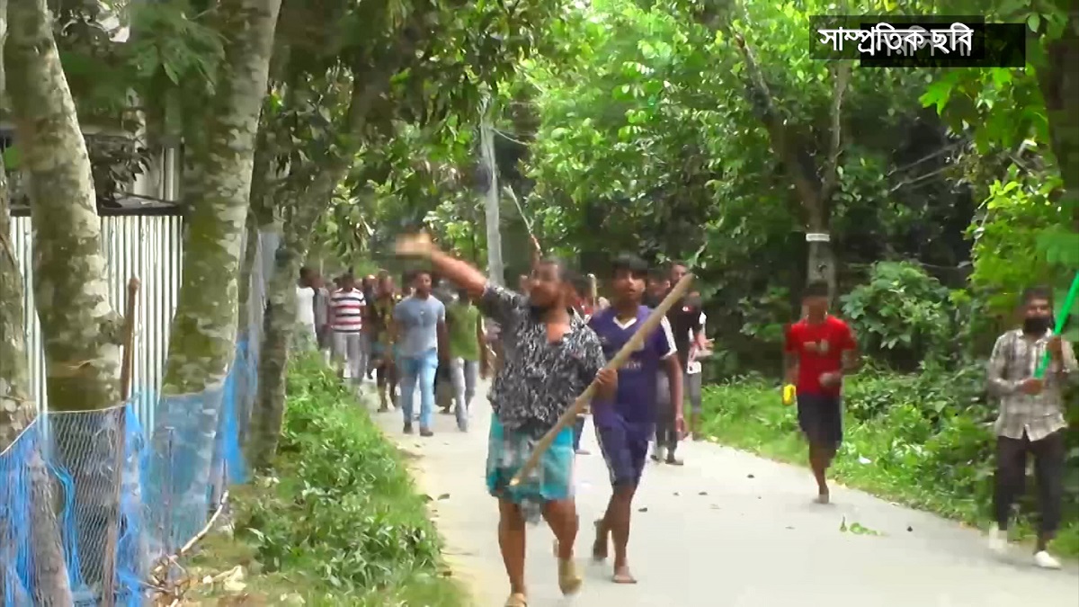 সংঘাতের পথে রাজনীতি: ‘পরিস্থিতির অবনতি হলে কূটনৈতিক চাপ বাড়তে পারে’