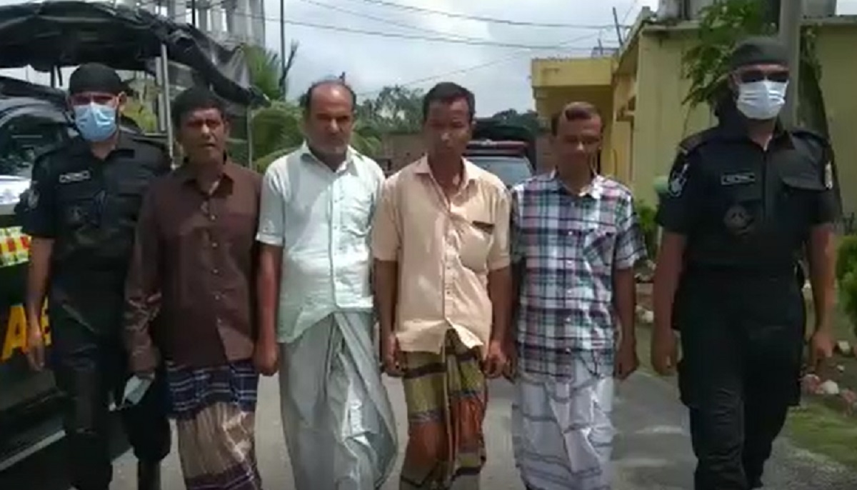 নাটোরে ছিনতাইকারী চক্রের মূলহোতাসহ গ্রেফতার ৪