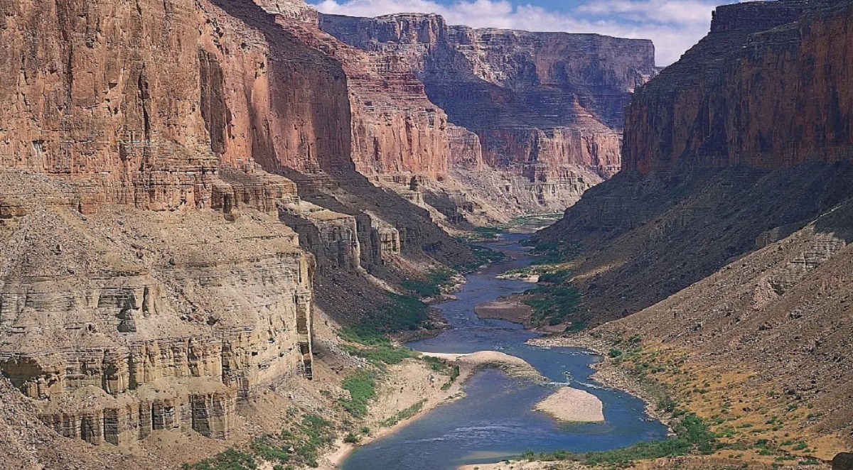 নীরবে শুকিয়ে যাচ্ছে বিশ্বের যেসব বিখ্যাত ও গুরুত্বপূর্ণ নদী