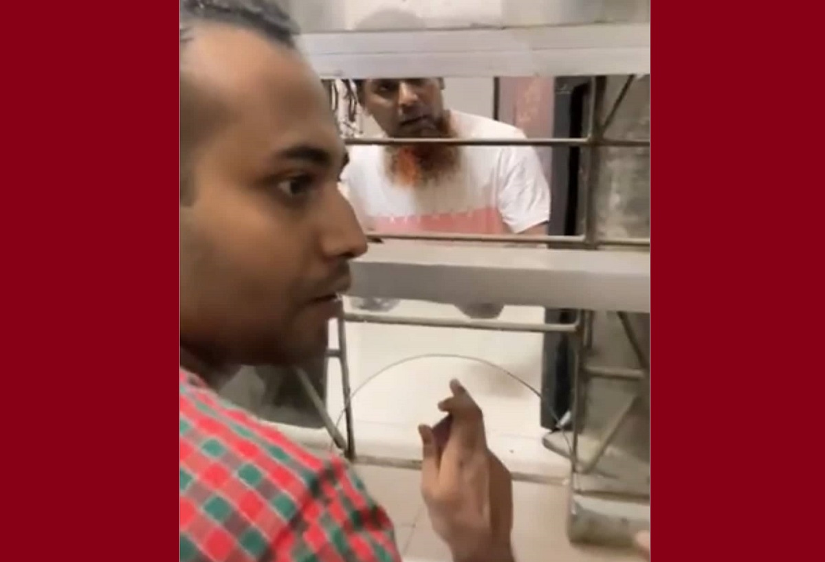 মধ্যরাতে আখাউড়া রেলস্টেশনে রনি, বাড়তি টাকা ফেরত পেলেন যাত্রী