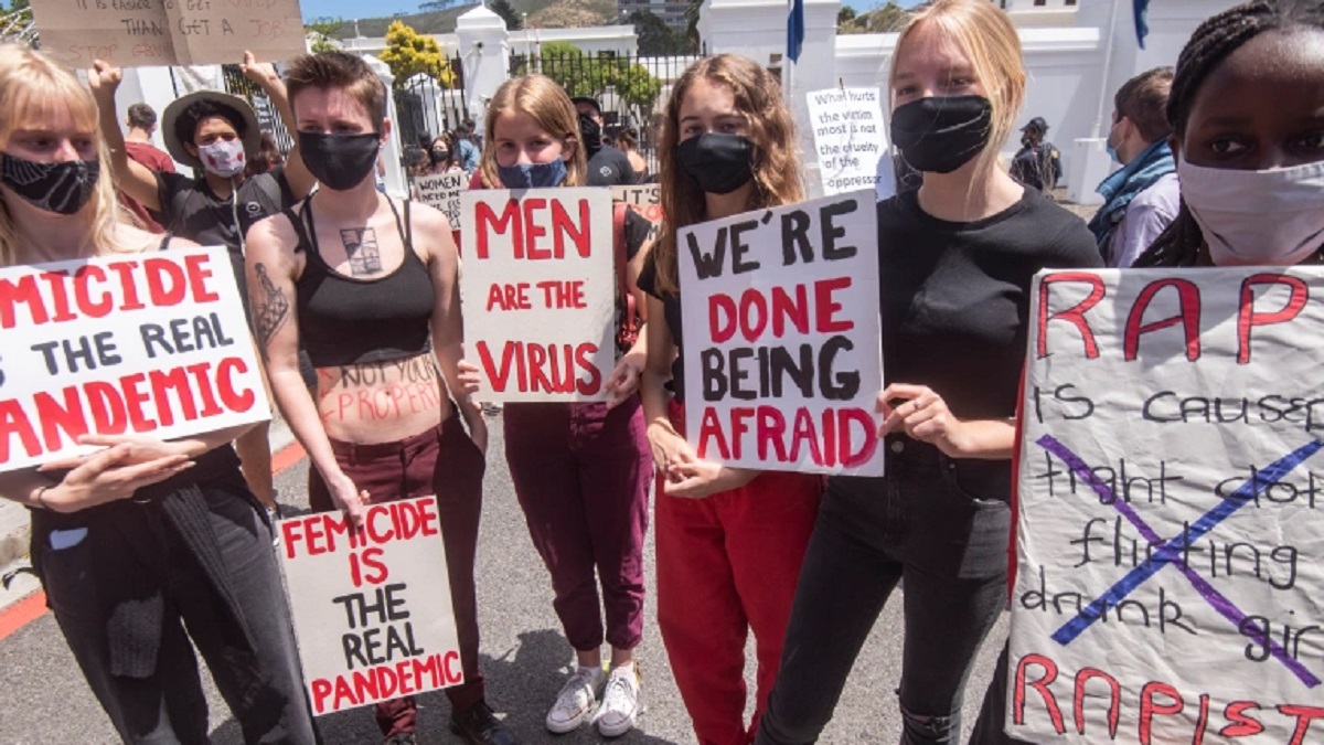 শ্যুটিং করতে গিয়ে গণধর্ষণের শিকার ৮ তরুণী: বিক্ষোভে উত্তাল দ. আফ্রিকা