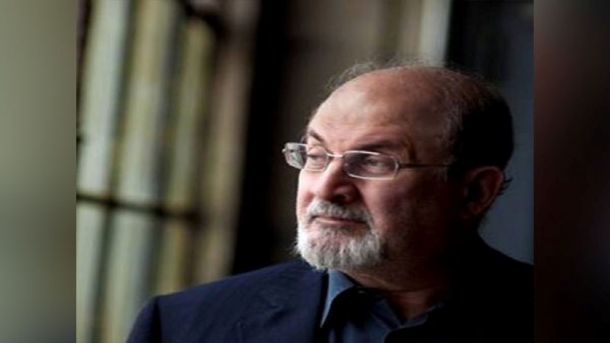 সালমান রুশদির ওপর হামলাকারীর বিরুদ্ধে অভিযোগ গঠন