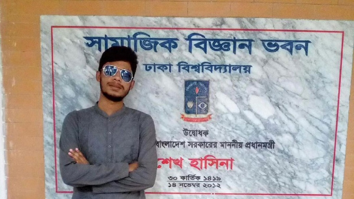 ছাত্র নন তবে ৩ বছর ধরে ঢাবিতে ক্লাস-পরীক্ষা দিয়েছেন; অবশেষে আটক