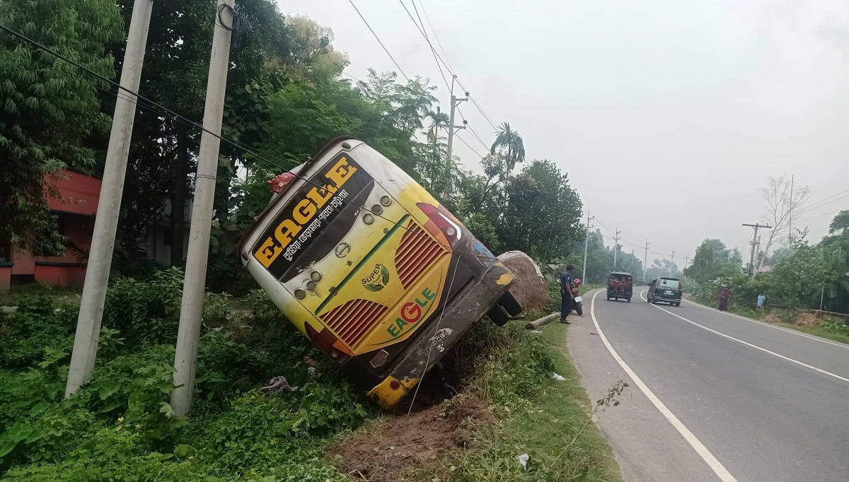 টাঙ্গাইলে চলন্ত বাসে ডাকাতি, সংঘবদ্ধ ধর্ষণ